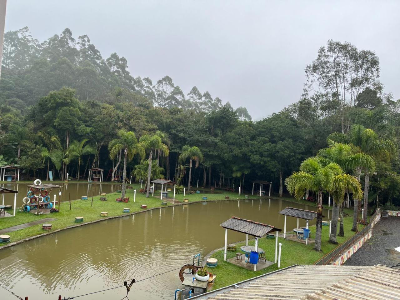 Pesqueiro Restaurante E Pousada Pingo De Ouro Piedade  Exteriér fotografie
